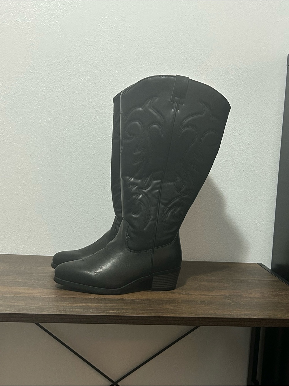 NWOT Torrid Hayward Black Western Cowboy Boots Wide Calf Extra Wide Width 9WW
